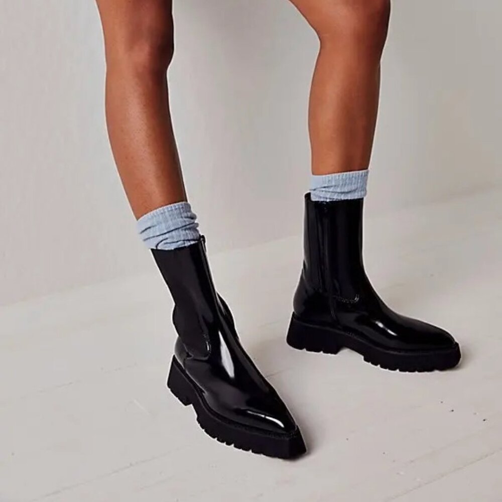 Jeffrey Campbell Colby Chelsea Boots Black Patent Size 6.5